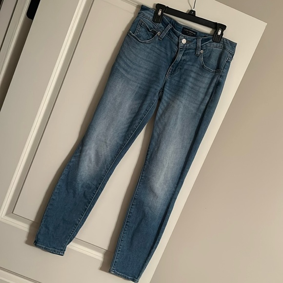 Lucky brand skinny jeans size 4. - Picture 1 of 3
